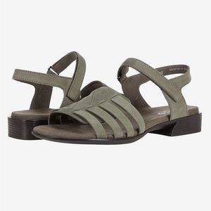 Mundo Haven Sandals (New Without Tags)